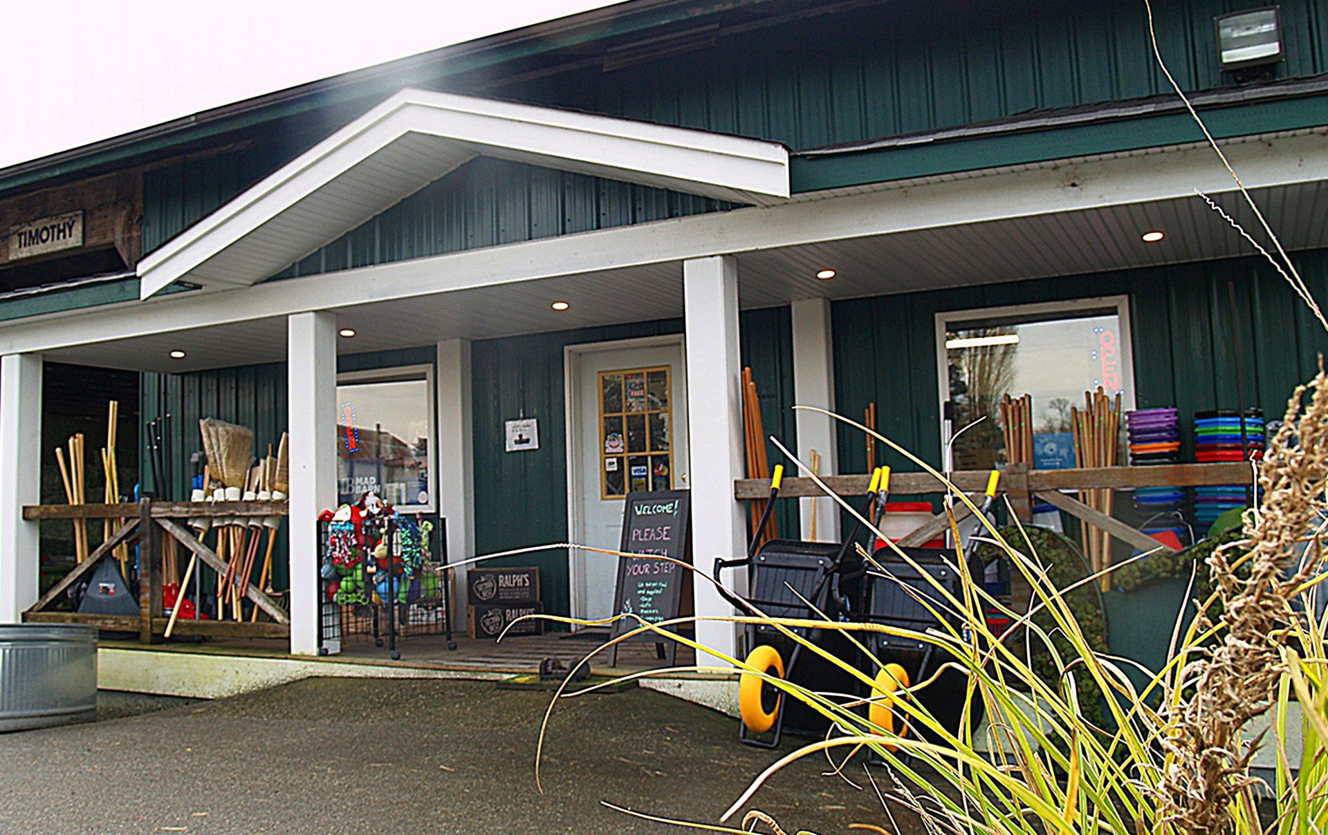 Vanderveen Hay Sales and Pet Store